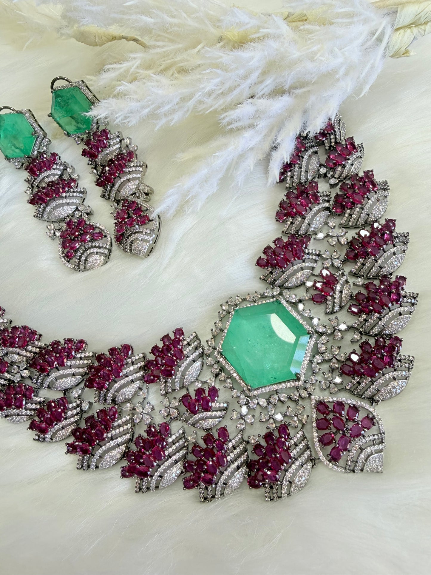 Exclusive next to real 💎necklace set