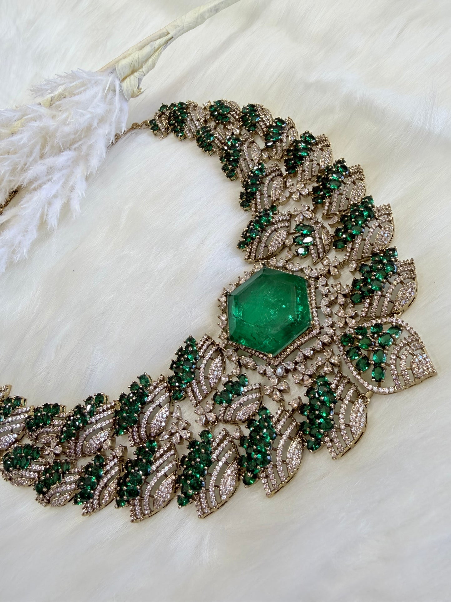 Exclusive next to real 💎necklace set