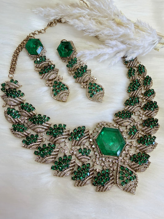 Exclusive next to real 💎necklace set