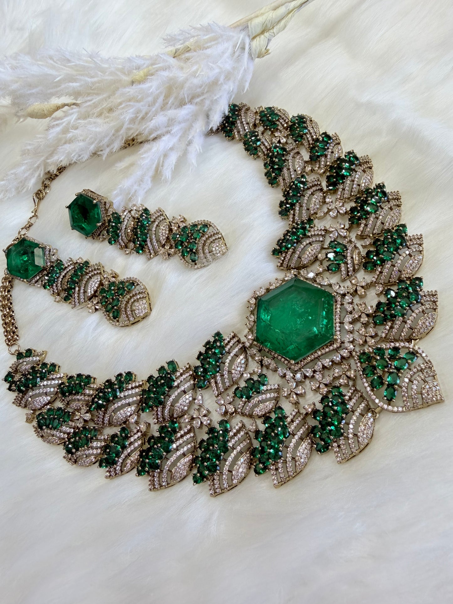 Exclusive next to real 💎necklace set