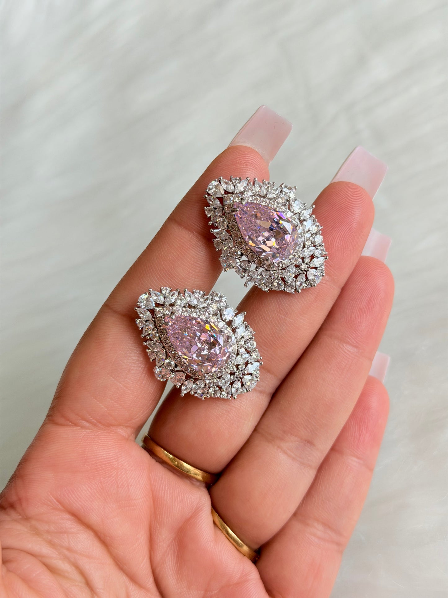 Exclusive studs(pink)