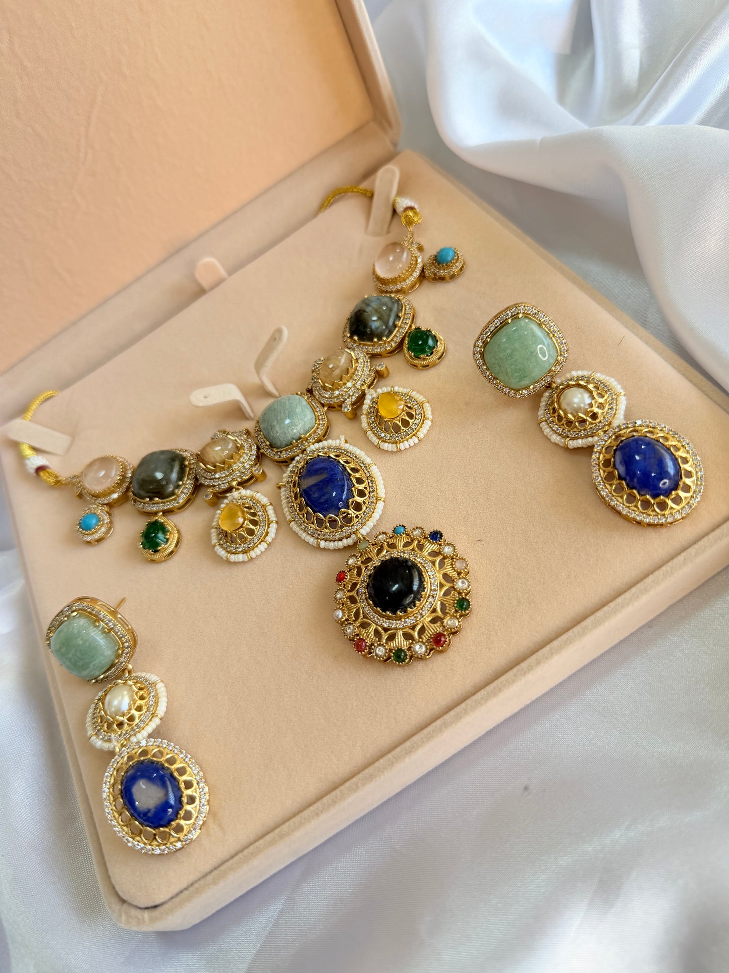 Premium necklace set(Without box)