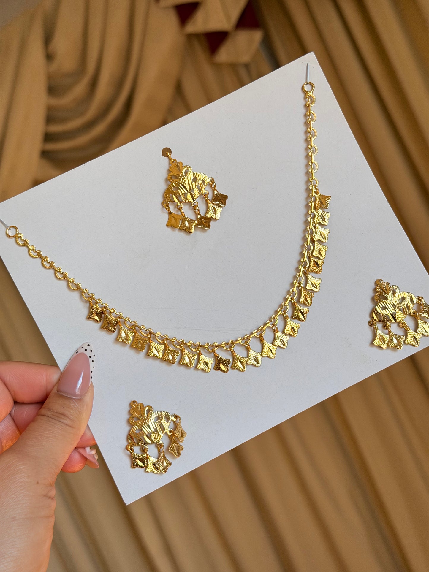 Traditional necklace set