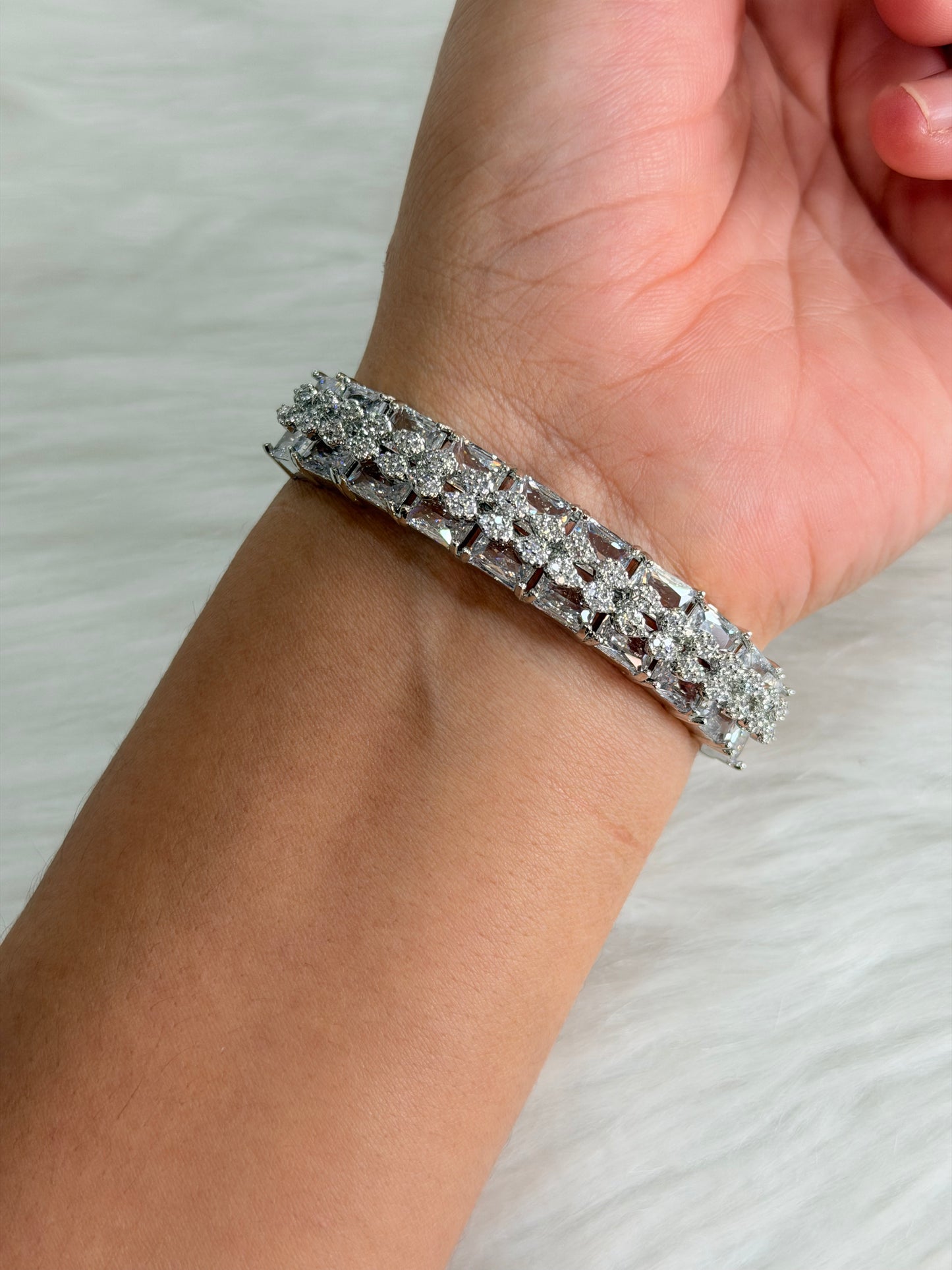 Ad bracelet ( Openable)