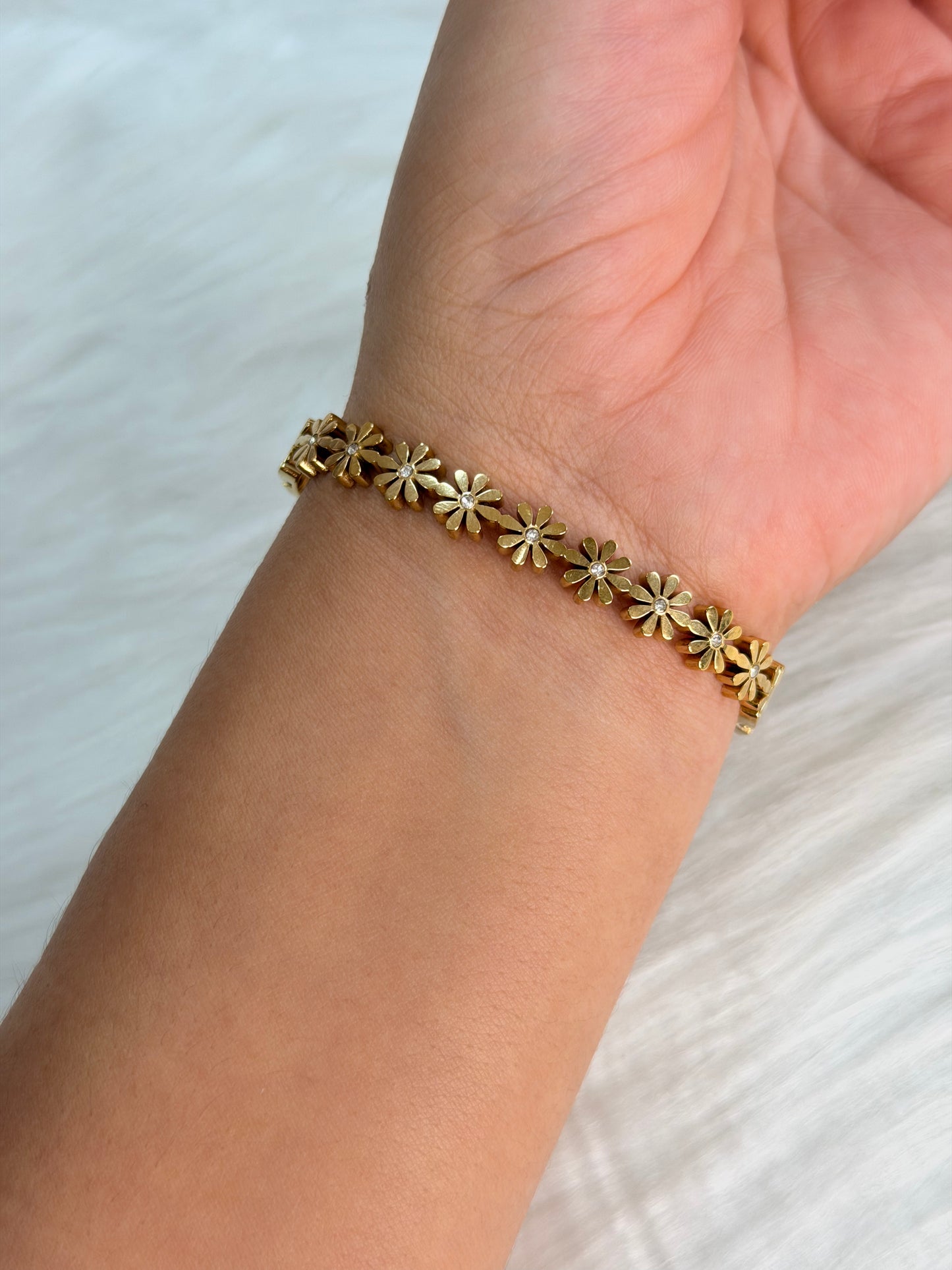 Anti-tarnish openable bracelet