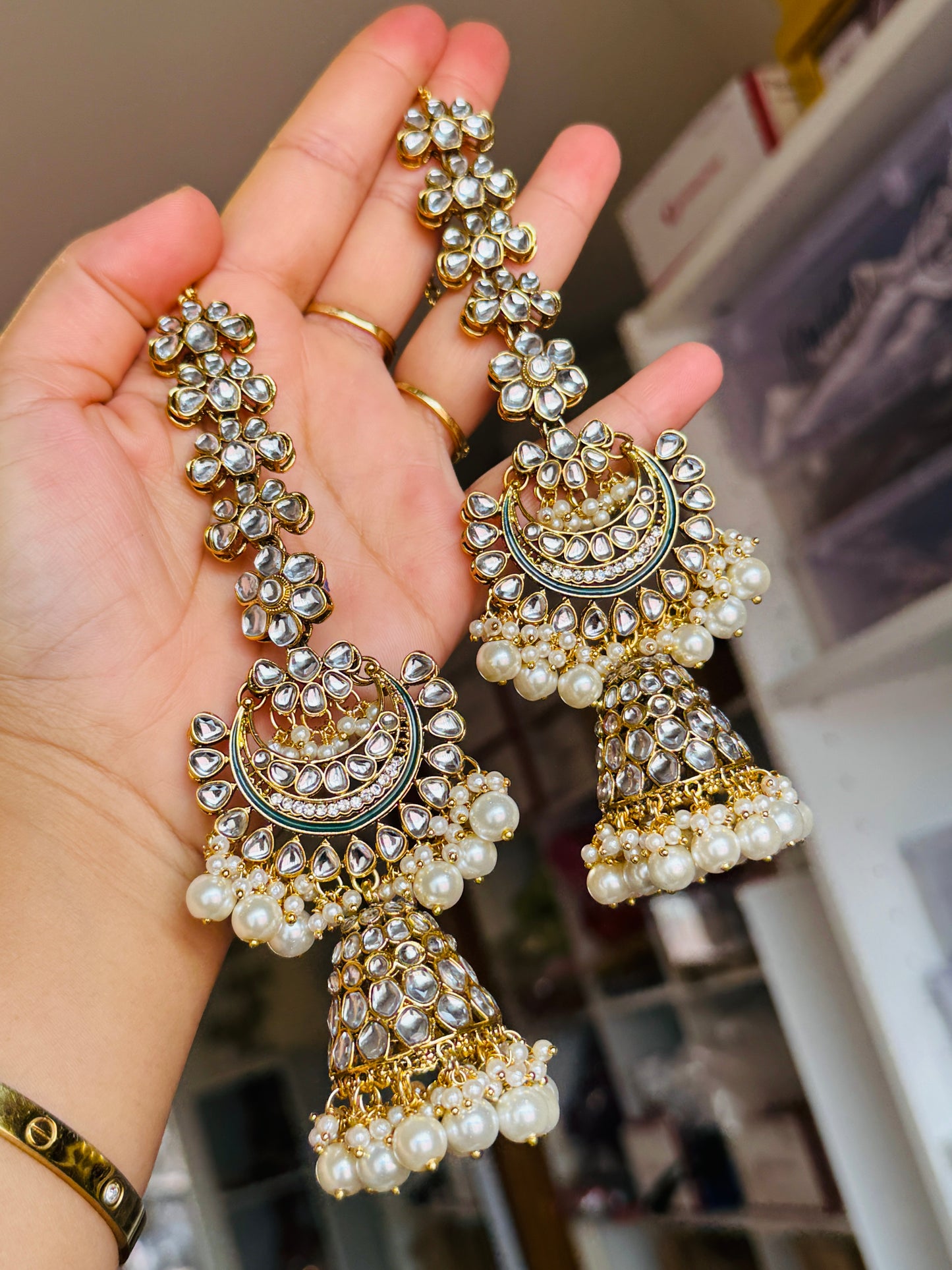 Oversized jhumki