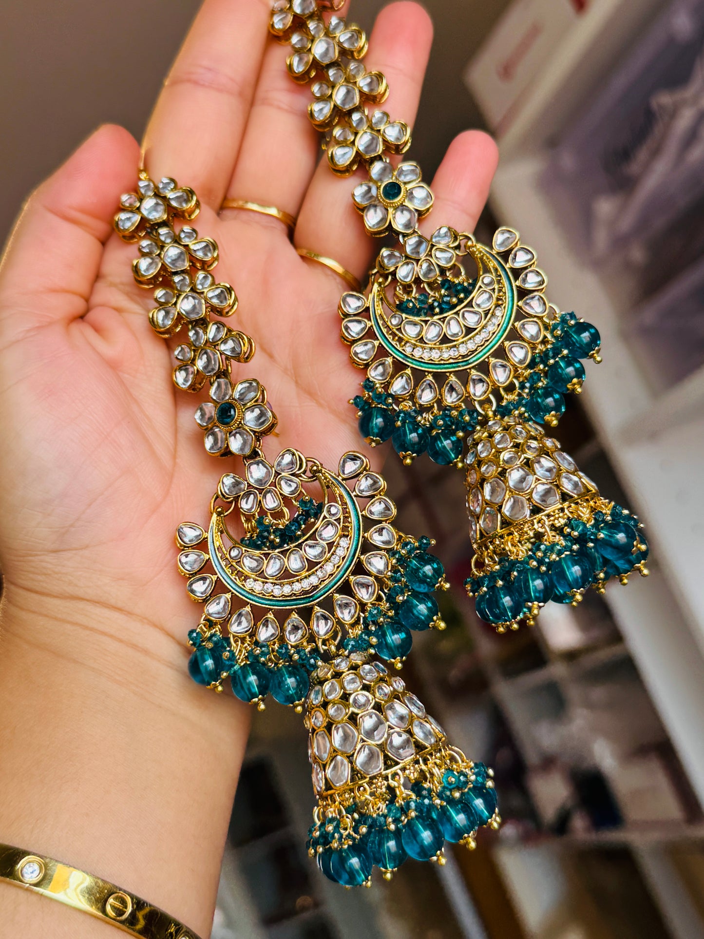 Oversized jhumki