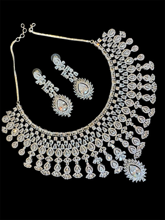 Ad necklace set