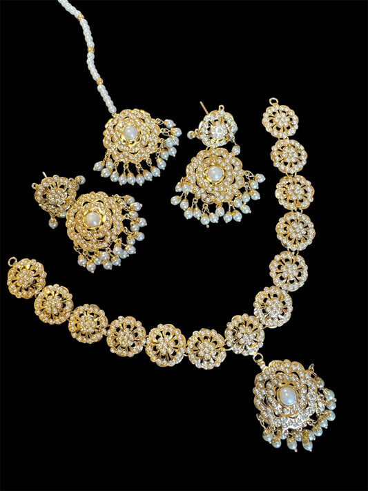 Jadau necklace